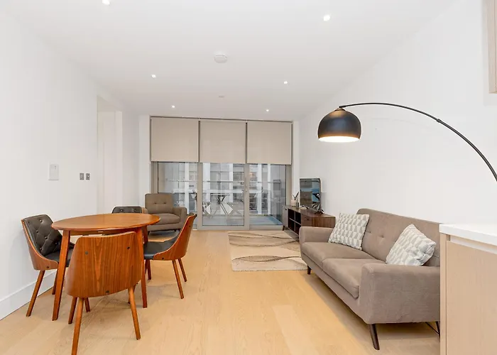 New Listing! 2Br Flat, Battersea Park Station 5 Mn